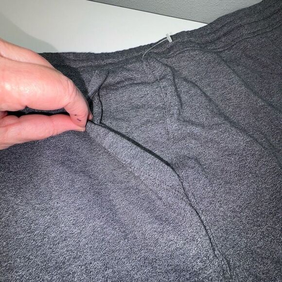 gray fleece shorts nwot size xxl - Picture 3 of 9